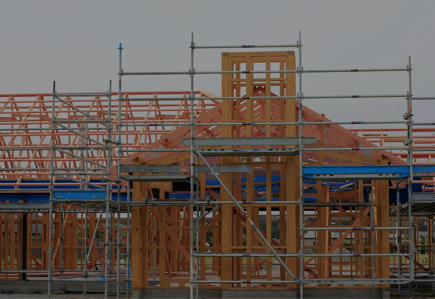Tovenaar Techniek is een aannemersbedrijf actief in Zuid-Holland. De focus ligt op renovatie, nieuwbouw en complete woningverbouwingen.